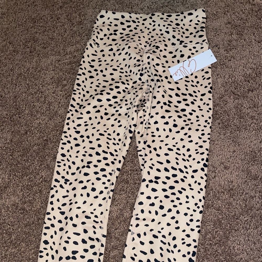 NWT Ellie Cheetah Leggings